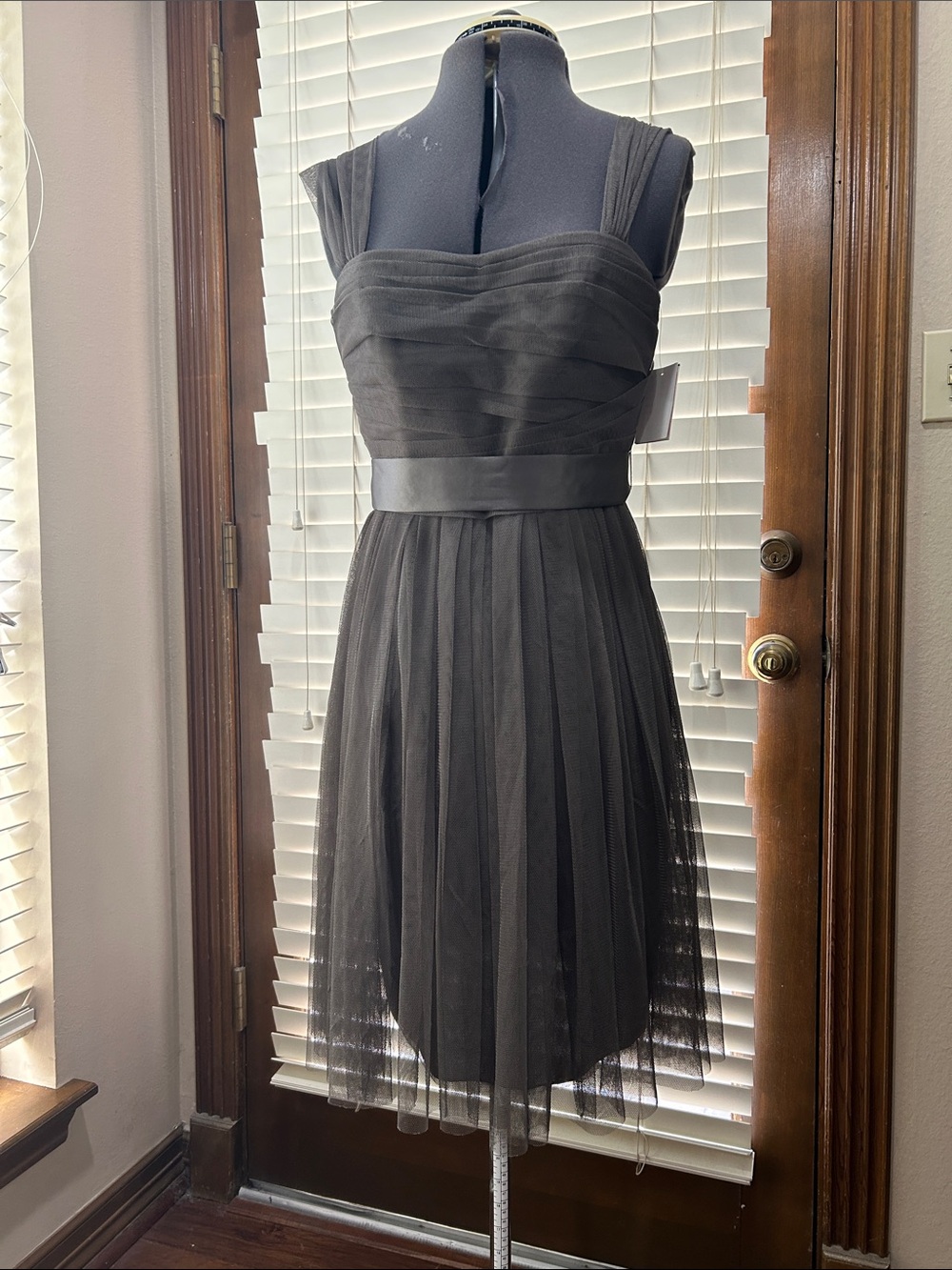 White by Vera Wang elegant Gray Tulle Evening Dress w Satin Waistband size 4 NWT